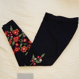 Express Floral Embroider Ankle Legging